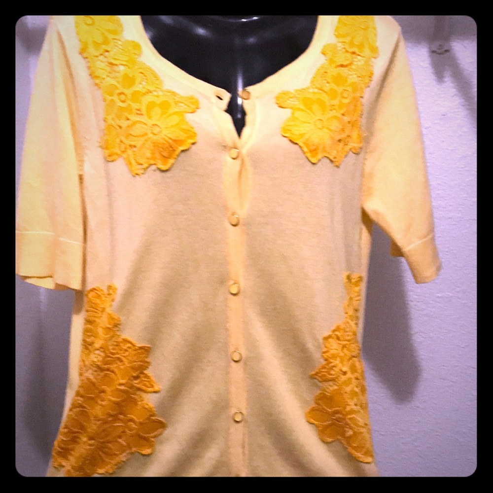 New Yellow Short Sleeve Sweater